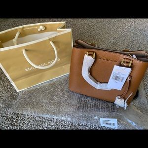 ‼️SOLD‼️MICHAEL KORS Adele Mercer Medium Luggage